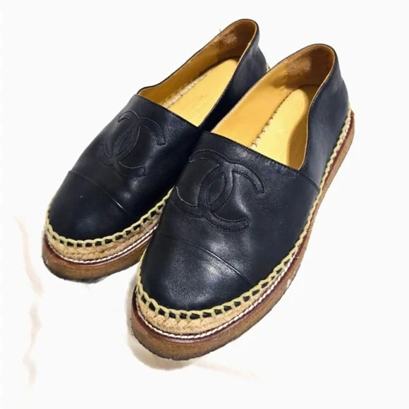 CHANEL Lambskin Espadrilles Flats. Size 39 - Picture 3 of 5